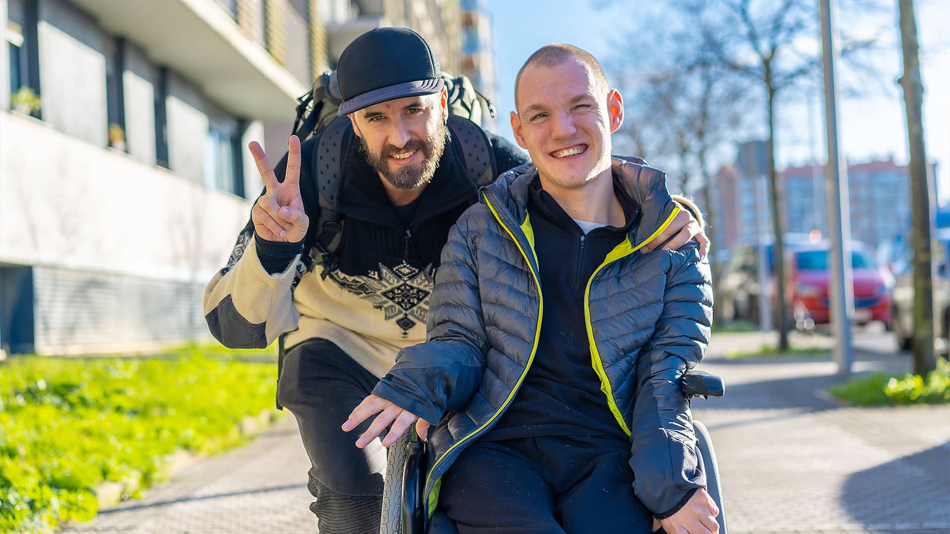 Der Assistent begleitet Dich auf dem Weg zur Schule und im ganzen Alltag, wenn du das möchtest.